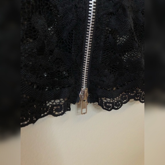 black dress - Picture 4 of 4